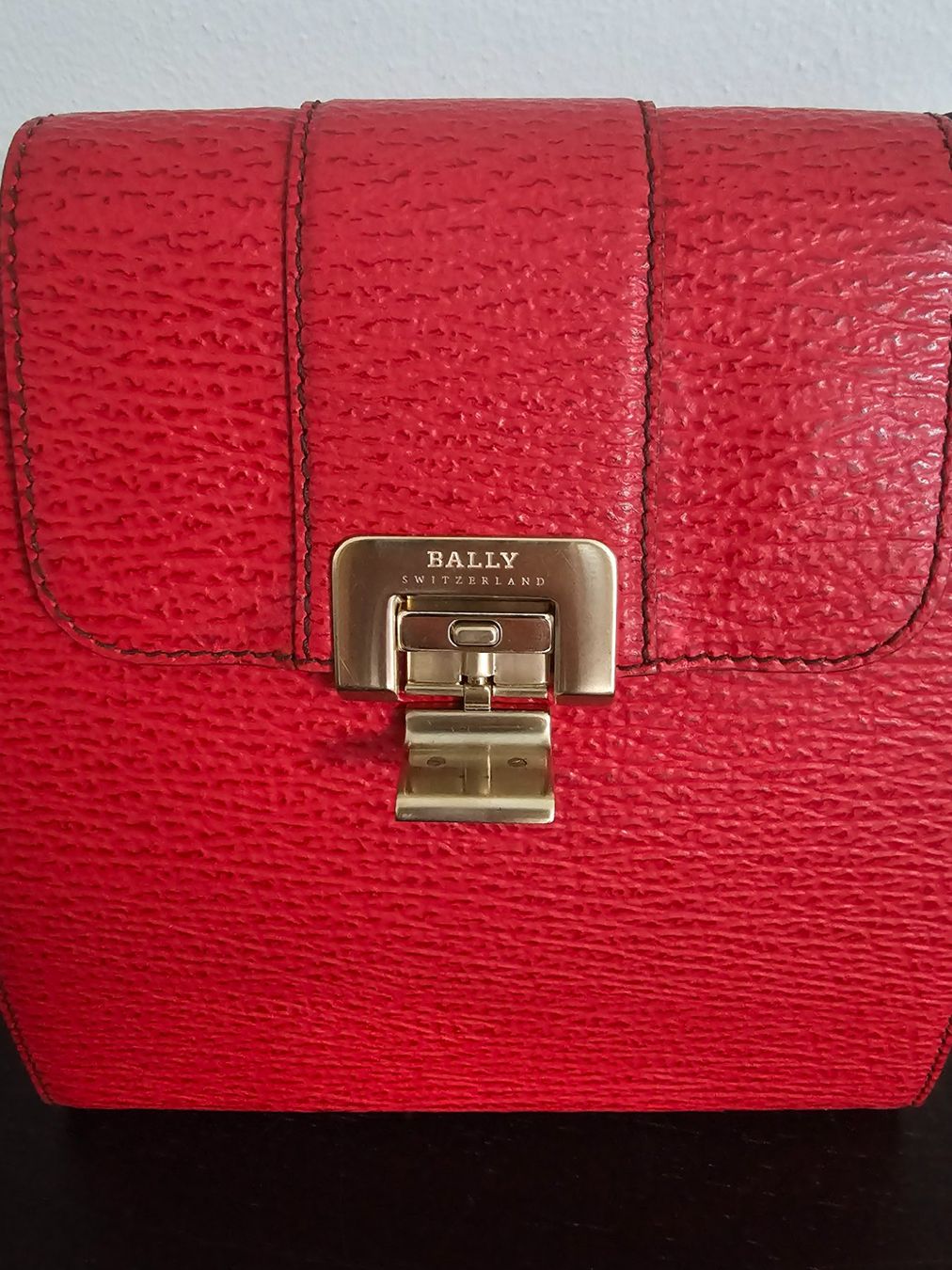 Bally Taschen für Damen: NEW Bally Grained Leather Structured Crossbody Bag – Neu (gemäss Beschreibung) aus Origlio von ann_q6qv 2