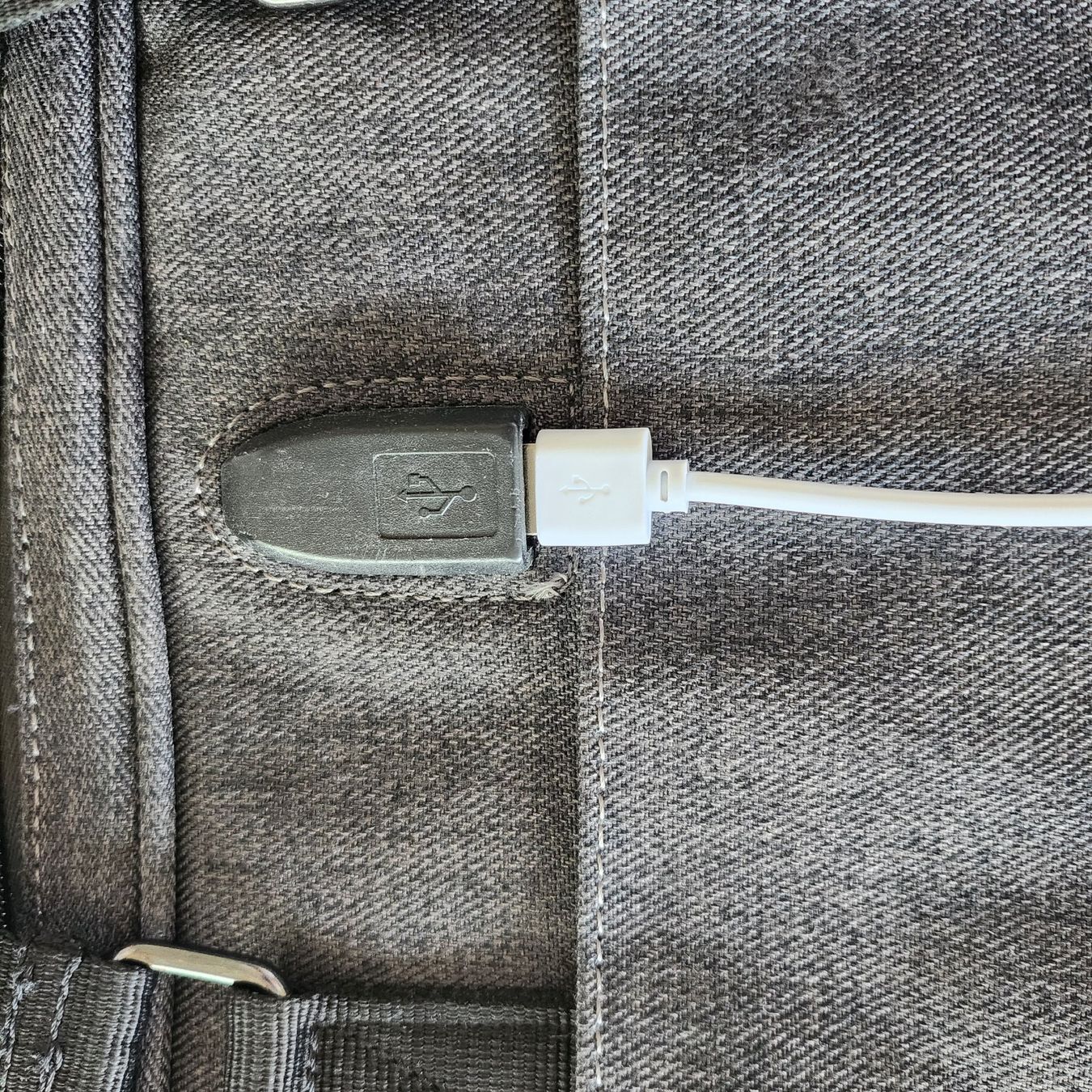 Borse: HP Notebook Tasche  Gewebe strapazierbar mit USB Anschluss – Nuovo (secondo la descrizione) da Unterägeri venduto da ani_pn8n 1