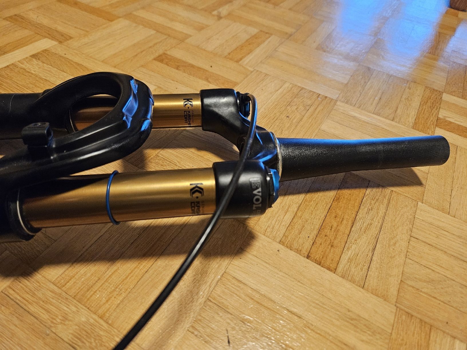 Fox Pezzi di ricambio: FOX 32 Factory Step-Cast Federgabel mit Remote – Usato da Uetikon am See venduto da keltxo 3