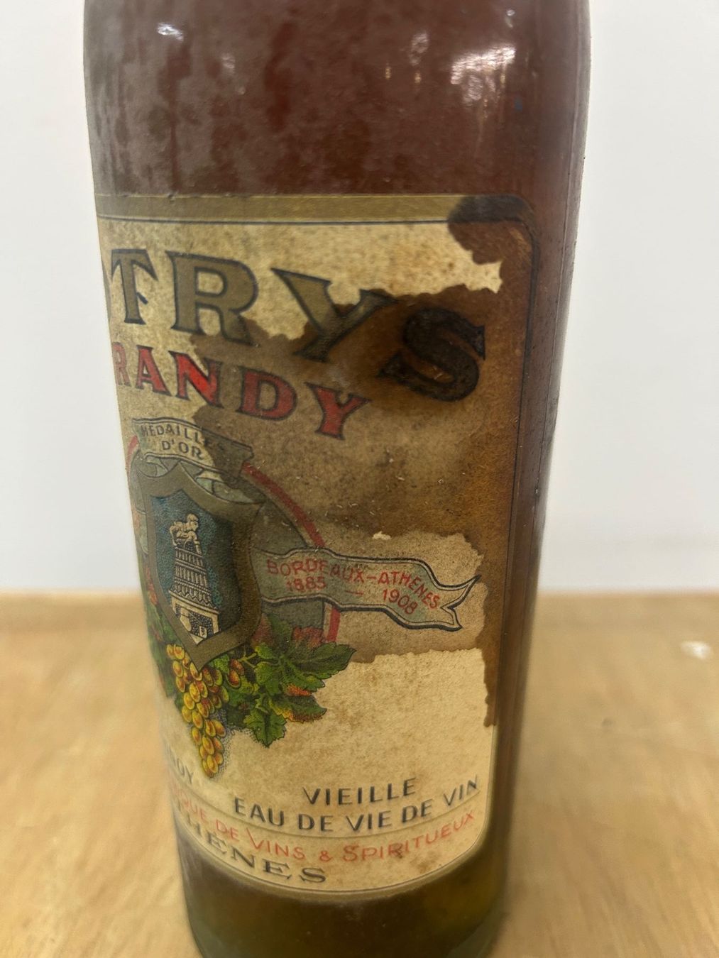 Wein: 1 Flasche Botrys Brandy V.O. griechischer Brandwein – Gebraucht aus Zürich von Levelart 4