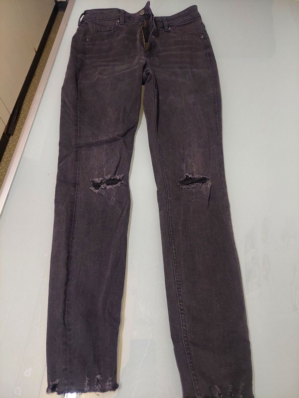 Jeans: schwarze Jeans Hose – Usato da Unterbäch VS venduto da Nifadi