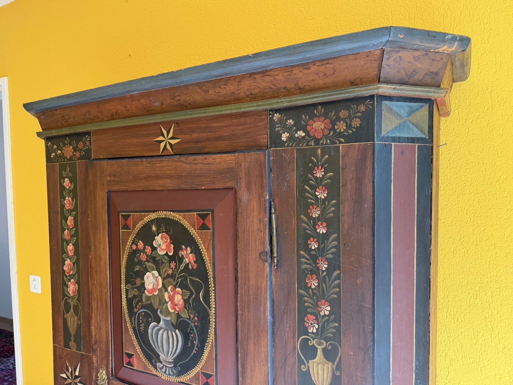 Schränke: |•|  Bemalter Schrank um 1820 – Gebraucht aus Schlieren von Freundlich02 3
