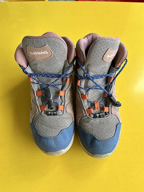 Lowa Scarpe per ragazzi: Namuk Wanderschuhe, Gr. 35 – Usato da Zürich venduto da boriana 1