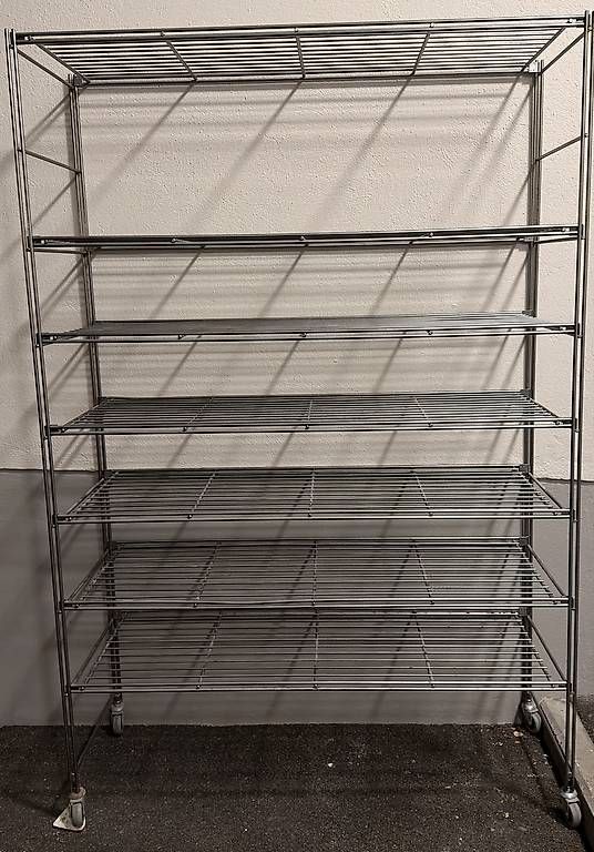Schränke: Armoire métallique – Gebraucht aus Lausanne von lcuenoud