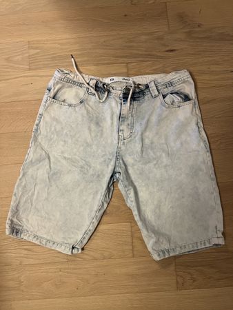 Shorts Denim.Co Taille 34 délavé bon état