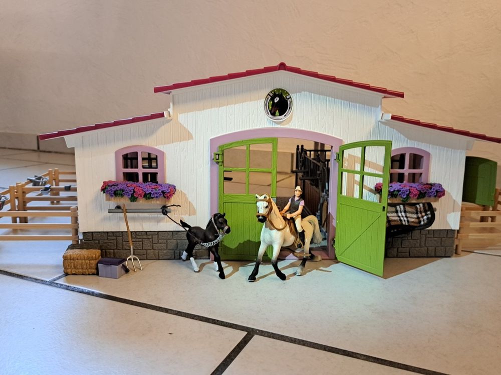 Schleich Horse Club Pferdestall mit viel Zubehör | Acheter sur Ricardo