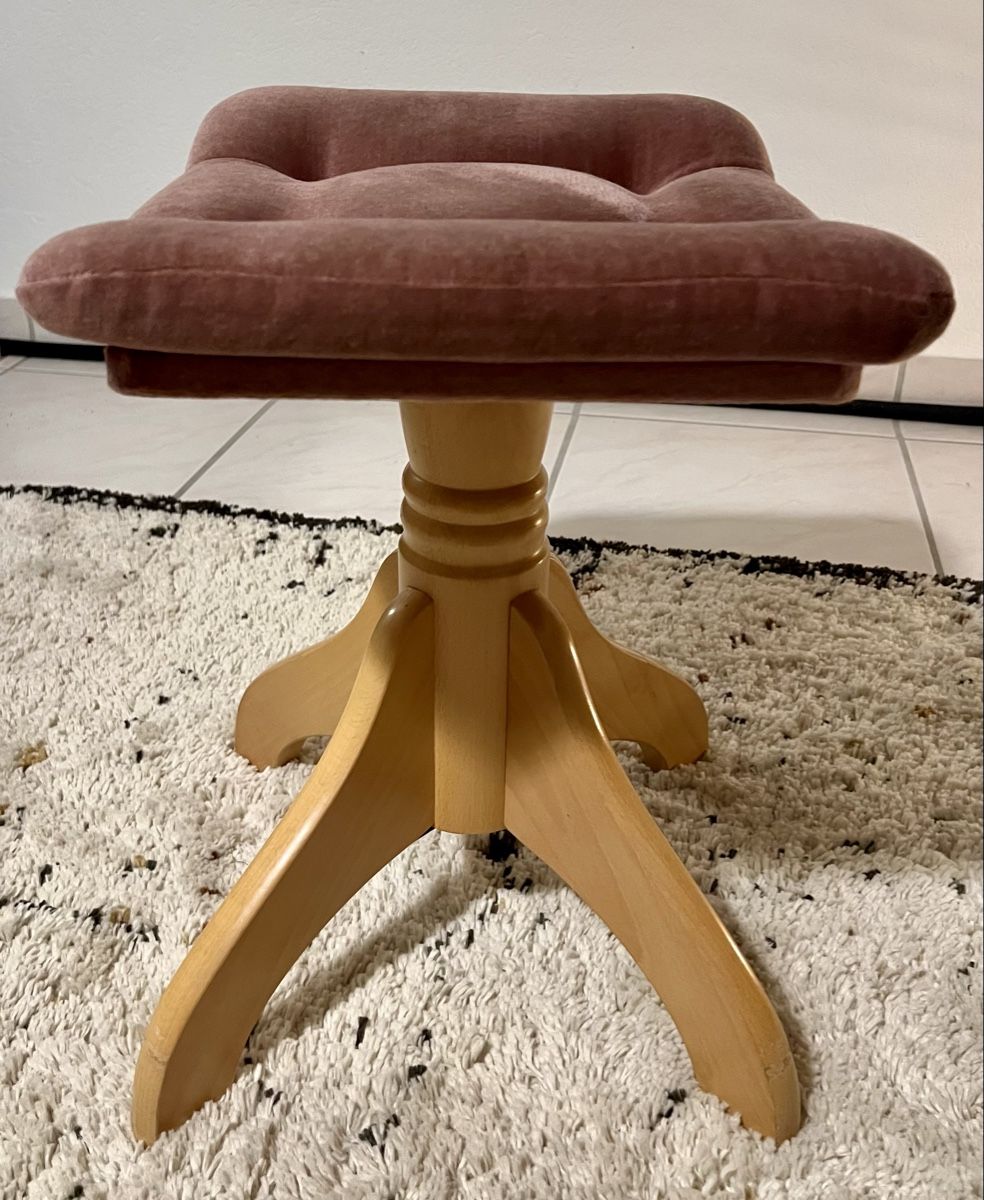 Sgabelli: Vintage Klavier Hocker mit Polster – Usato da Hunzenschwil venduto da Madachica 5