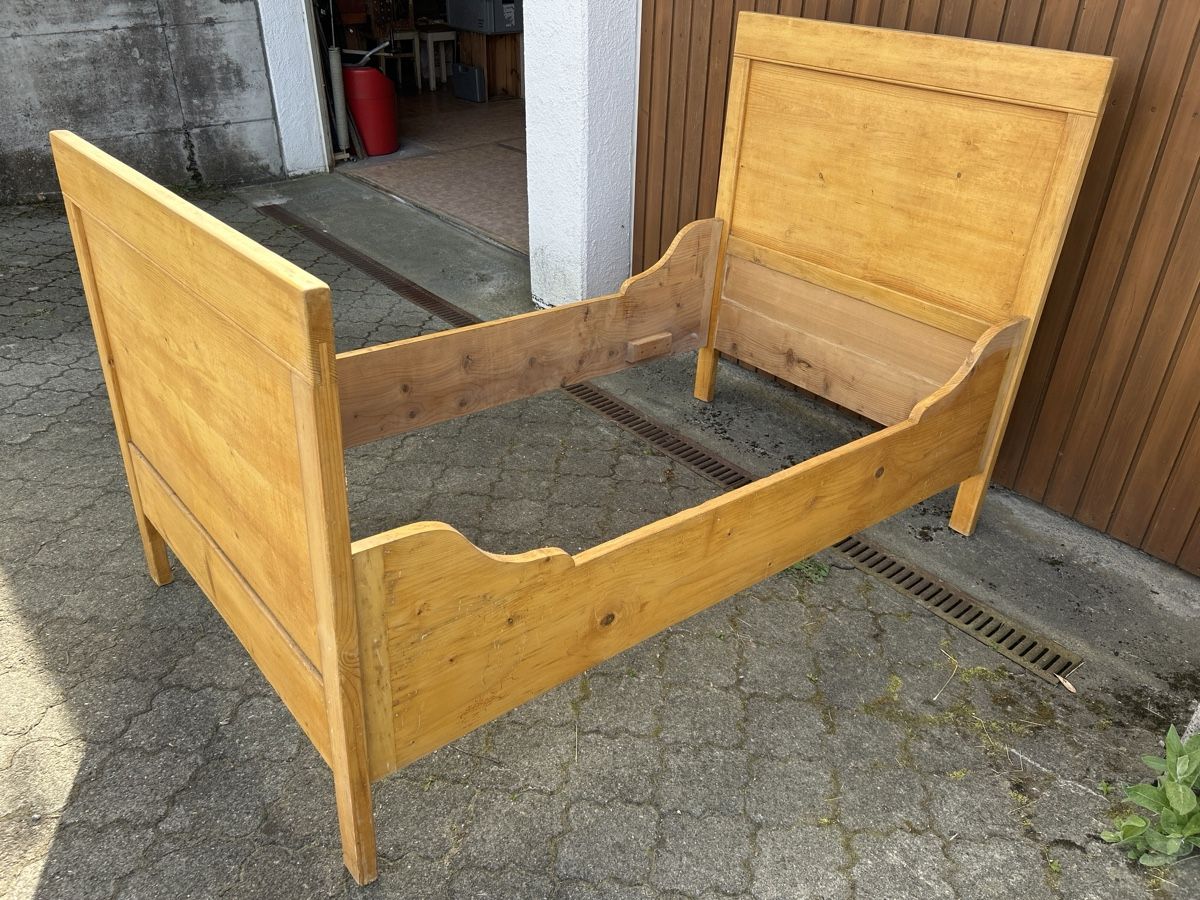 Letti: Antikes Bett – Usato da Schindellegi venduto da Stiche55 1