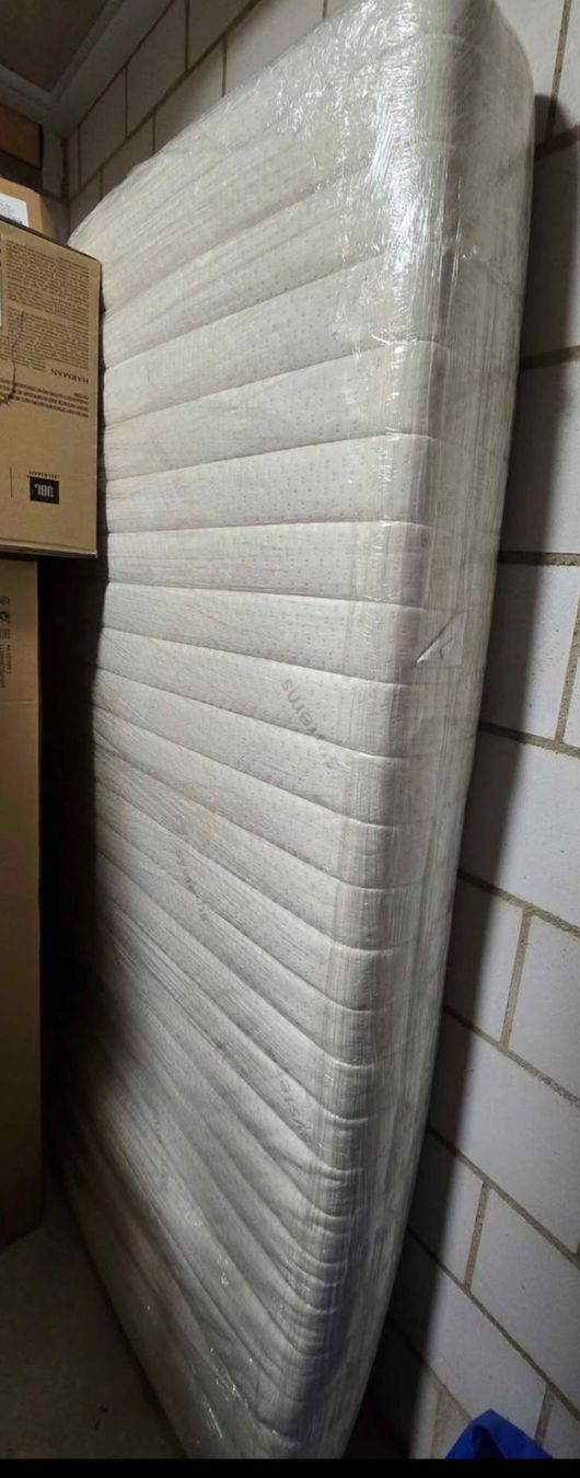 Matelas: Schaumstoffmatratze – D'occasion à Herzogenbuchsee par wro_pat