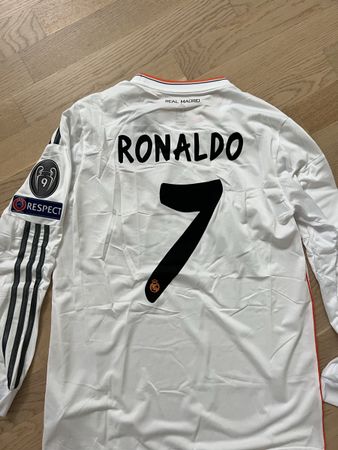 Fussballtrikot von Real Madrid mit Ronaldo 7