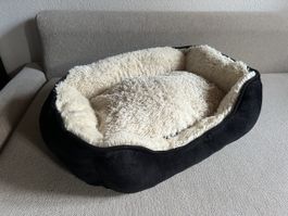 AniOne Hundebett mit Kissen, Schwarz, Kuschelig