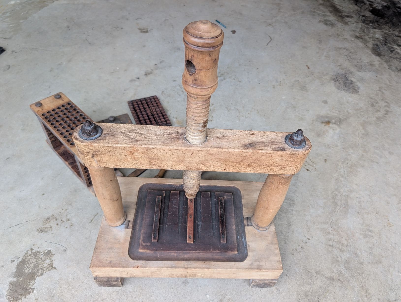 Tutte le macchine: Alte Saft Presse aus Holz – Usato da Alt St. Johann venduto da Jst6 1