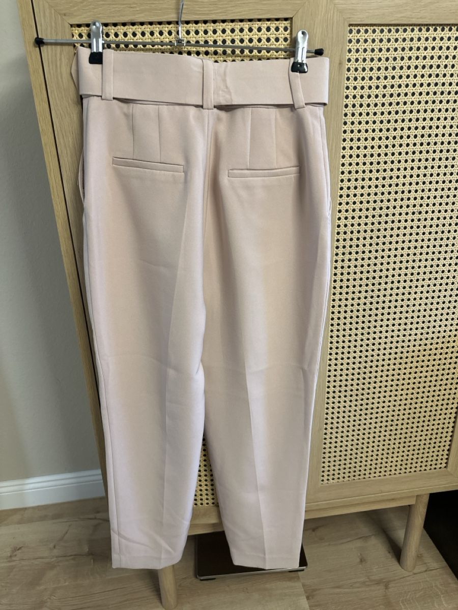 Zara Pantalons: Hose mit Gürtel Gr S – D'occasion à Volketswil par Sina008 3