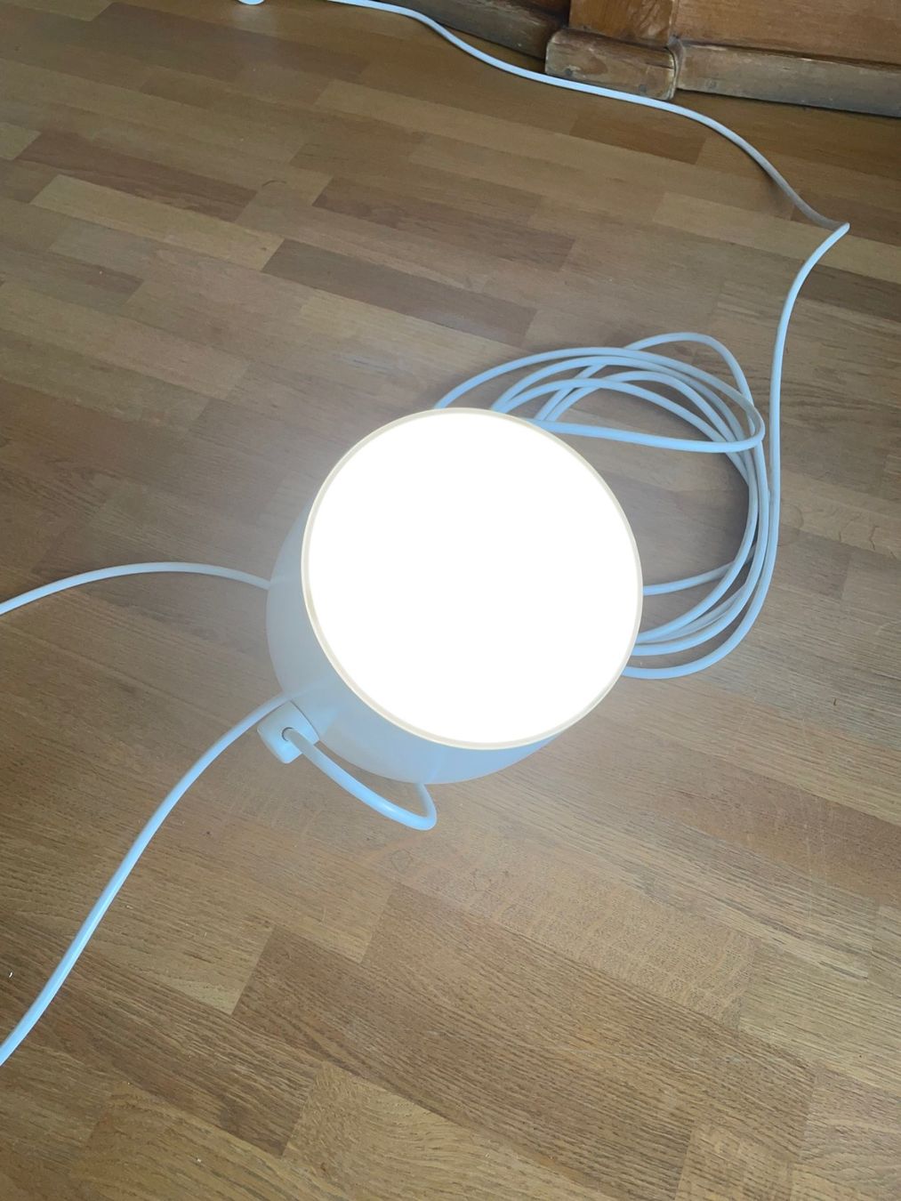 Flos Kronleuchter & Deckenlampen: Flos Aim mit Kabel und Stecker, LED dim., weiss – Gebraucht aus Küssnacht am Rigi von goldsucherin 6