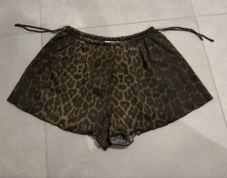 Short imprimé léopard taille S