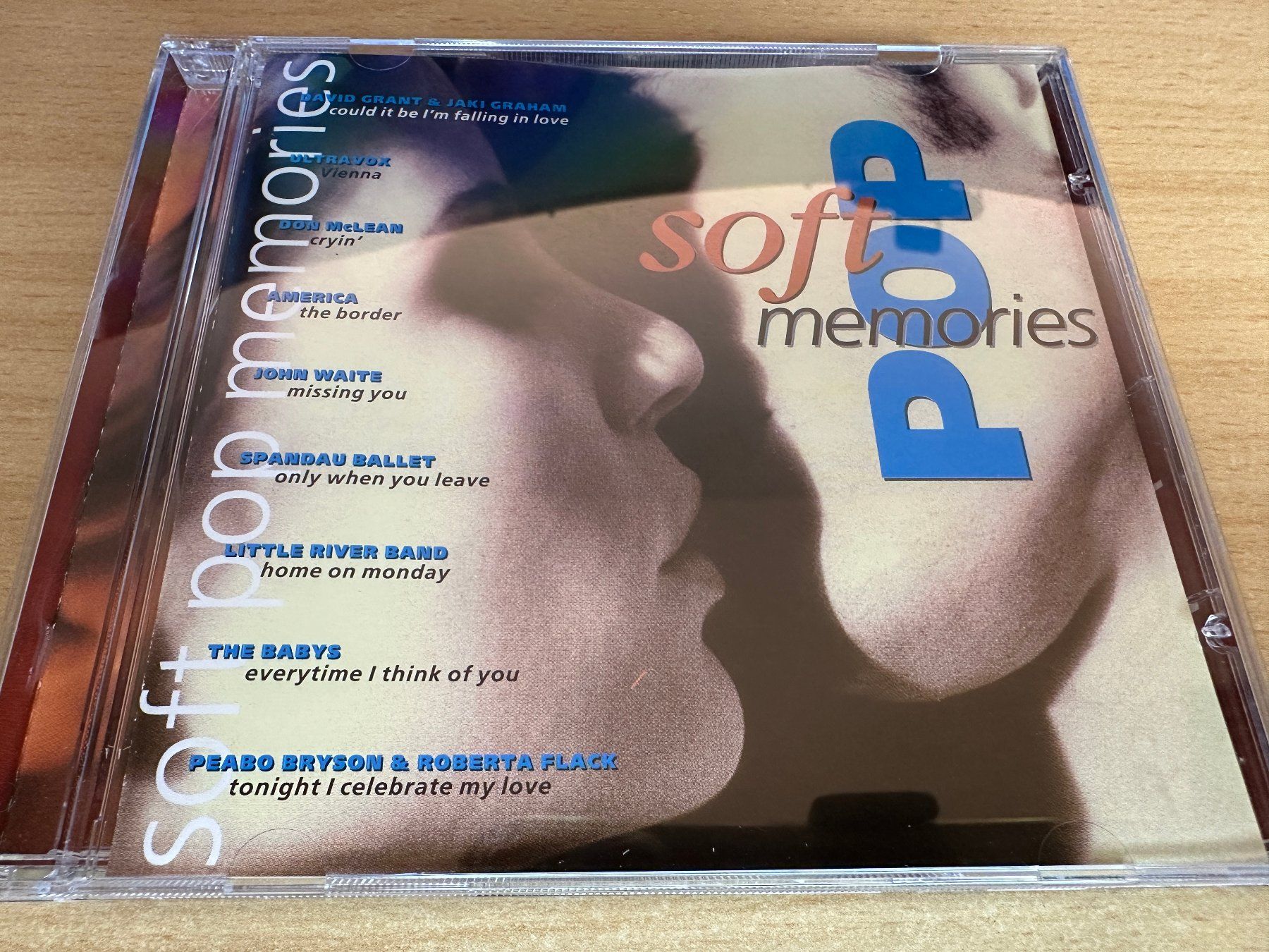 CD: Various – Soft Pop Memories – Usato da Rikon im Tösstal venduto da Alpenmutz