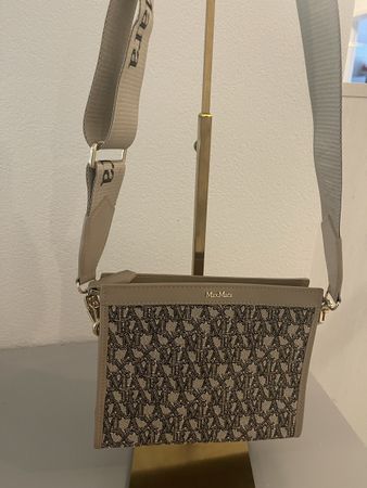 Umhängetasche Max Mara mit Logo in Beige sehr guter Zustand