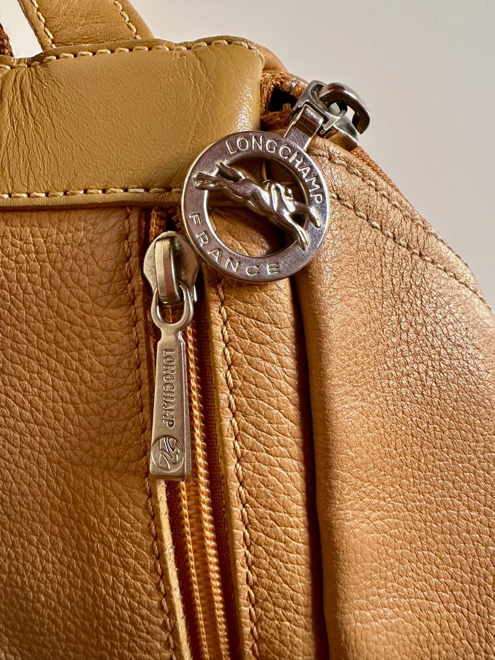 Longchamp Borse da donna: Longchamp sac à dos camel miel - taille M – Usato da Bernex venduto da euma1976 8