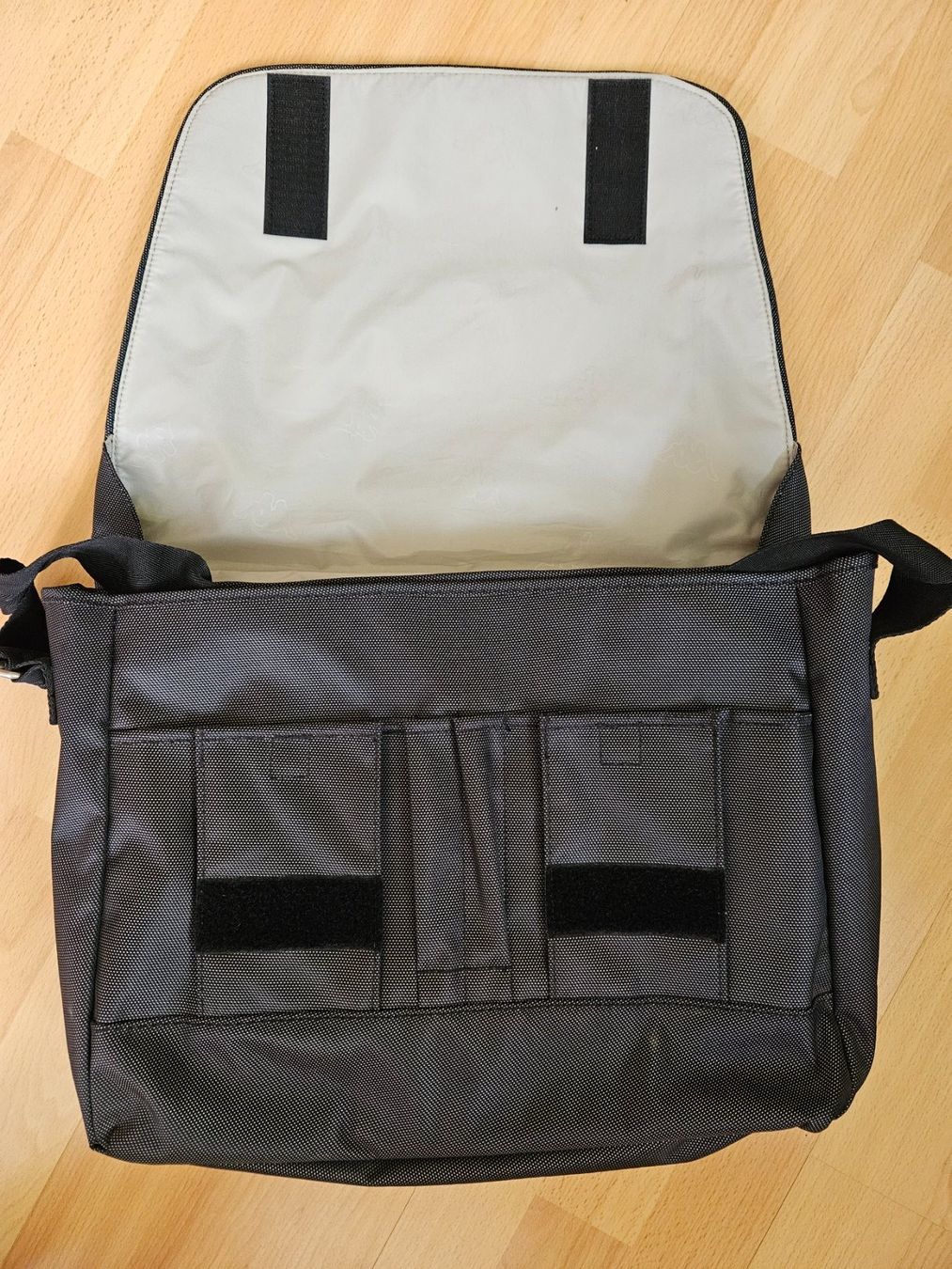 Kappa Borse: Neue  Laptop-Computertasche – Nuovo (secondo la descrizione) da Boswil venduto da Pjatla 1