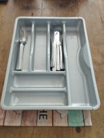 Besteckkasten mit Besteck, 8Messer, 6 Gabeln, 7 Löffel