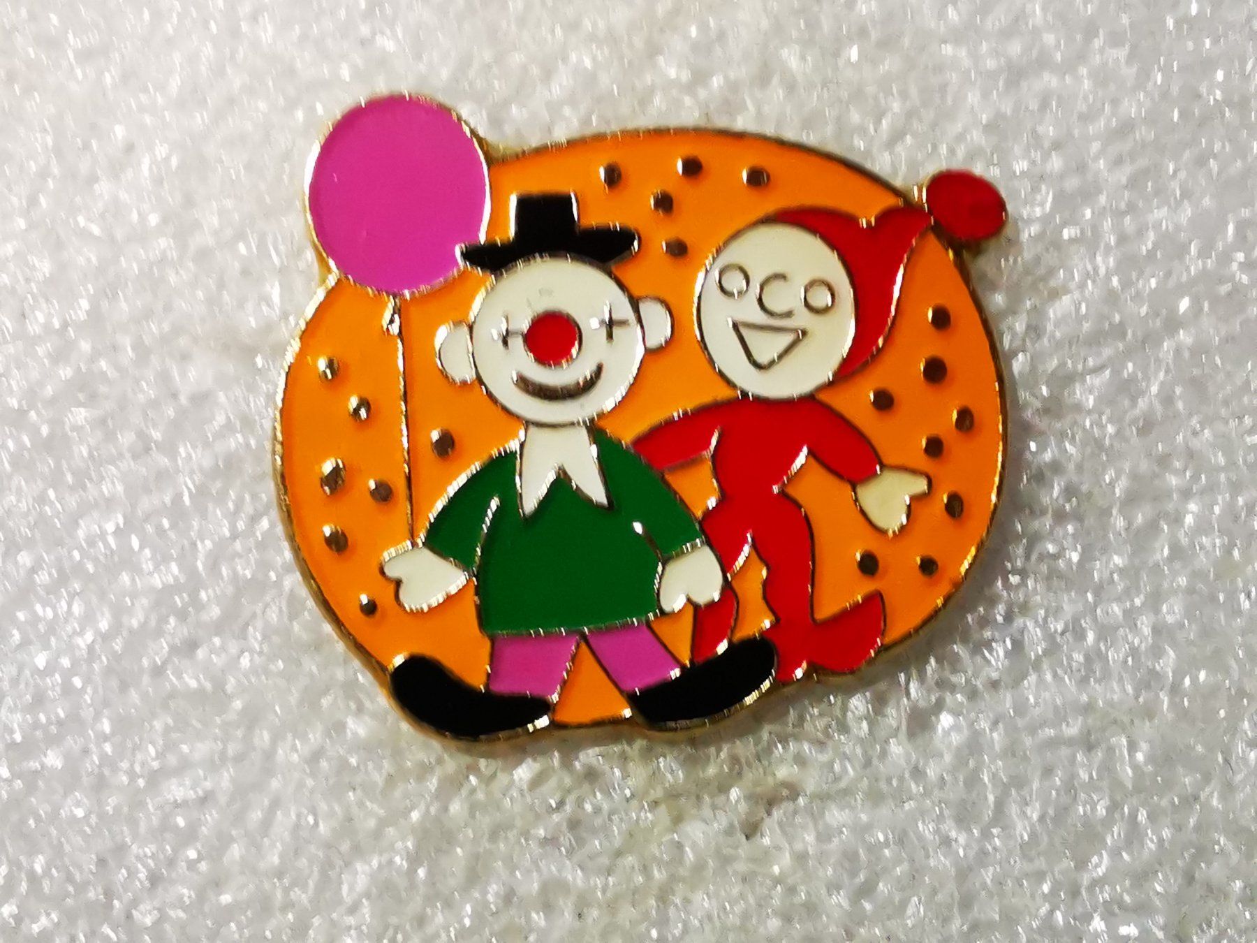 Placchette & Badge: Ansteckpin 56: Knorrli – Usato da Oppligen venduto da Pin-Fall-Shop