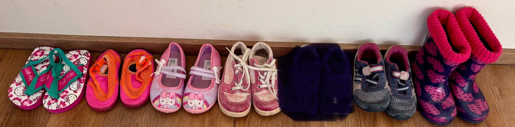 Scarpe per ragazzi: Babyschuhe - 6 Paare, Gr. 22!!! – Usato da Einsiedeln venduto da sum_xm7z 3