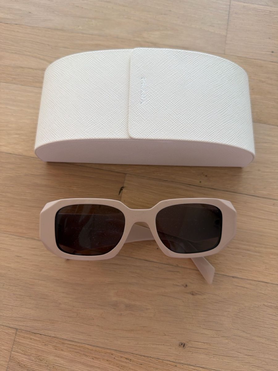 Prada Brillen & Gläser: Prada Symbole Sunglasses Beige – Neu (gemäss Beschreibung) aus Effretikon von MaisonNade