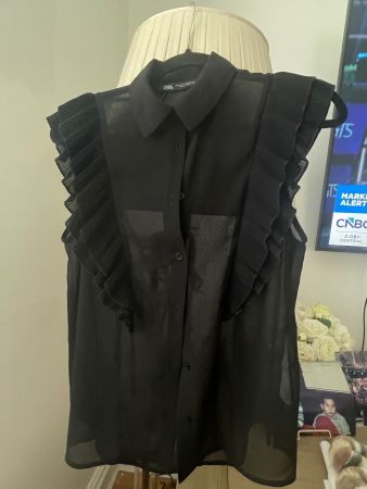 Zara sleeveless sheer blouse (s)