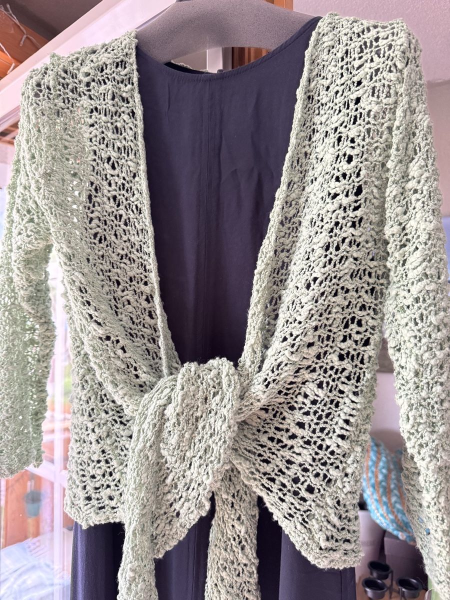 Bolero: IKat Strickjacke in Bolero -Stil – Usato da Saas-Fee venduto da omn_5qkz