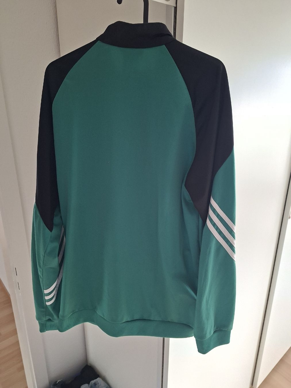 Adidas Jacken: Adidas Trainerjacke L – Gebraucht aus Burgdorf von PascH99 1