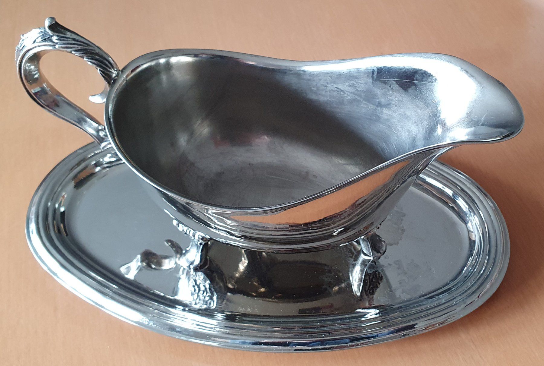 Piatti di portata: Schöne alte Sauciere mit Tablett – Usato da Kreuzlingen venduto da Rschweiz1