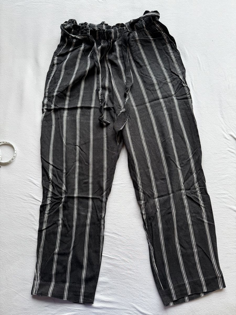 H&M Pantaloni: H&M Stoffhose / 40 – Usato da Kleinandelfingen venduto da lau_10