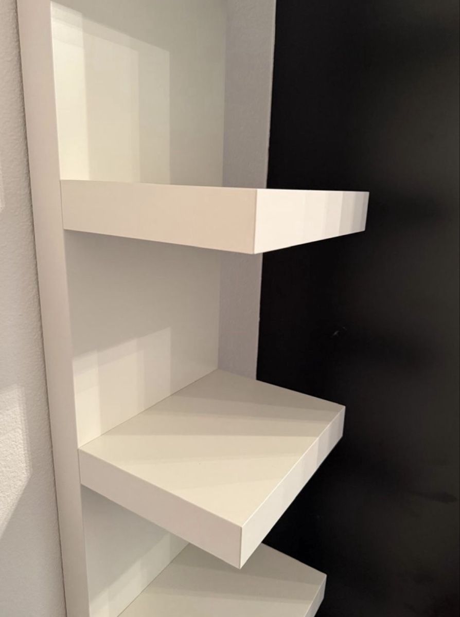 Ikea Regale: Modernes weisses Standregal mit 6 Ablageflächen – Gebraucht aus Wallisellen von alessia02 1