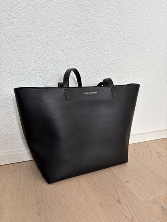 Schwarze Victoria's Secret Tasche