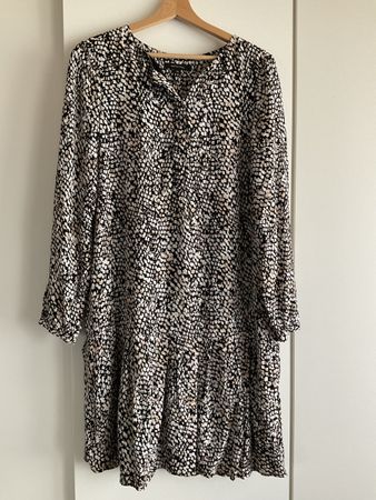 Kleid von comma, 34, neu und ungetragen 