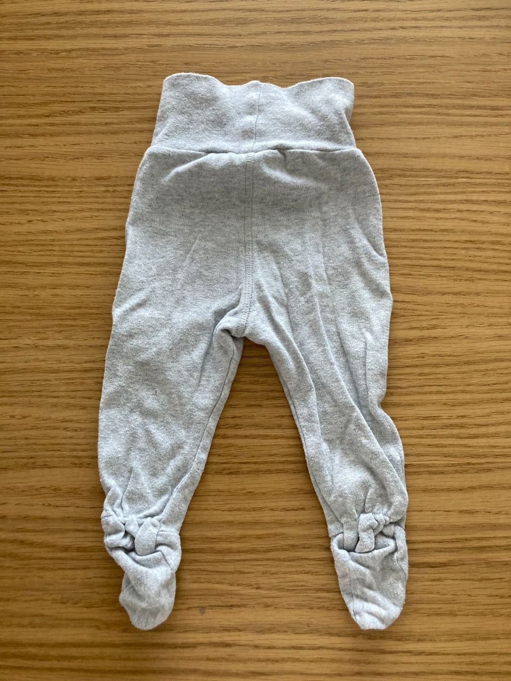 Pantaloni: Hose grau mit Füsschen – Usato da Muttenz venduto da Juvenile33 2