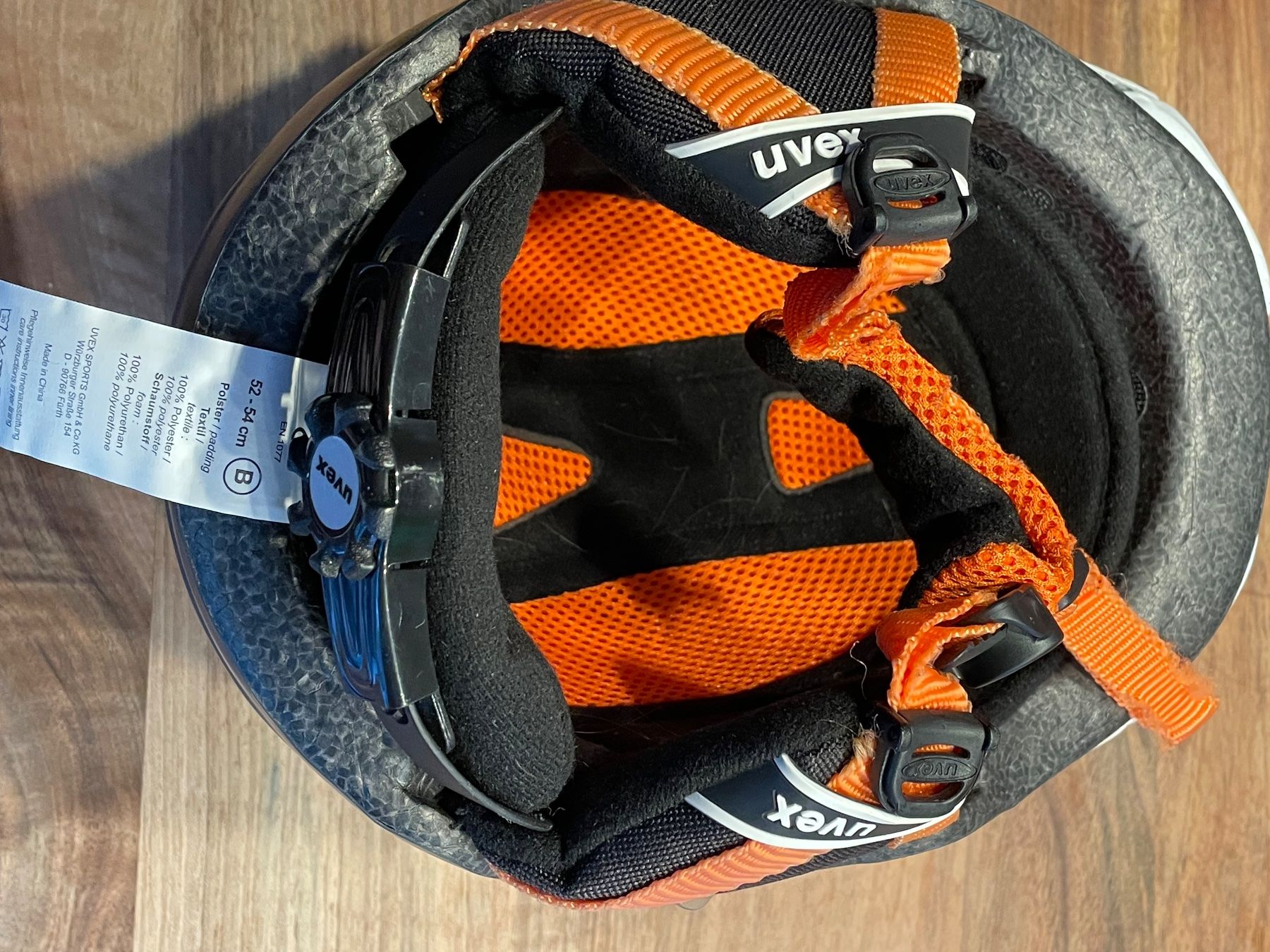 Uvex Caschi: Skihelm Uvex Gr. 52-54 – Usato da Wattenwil venduto da Sulamith82 2