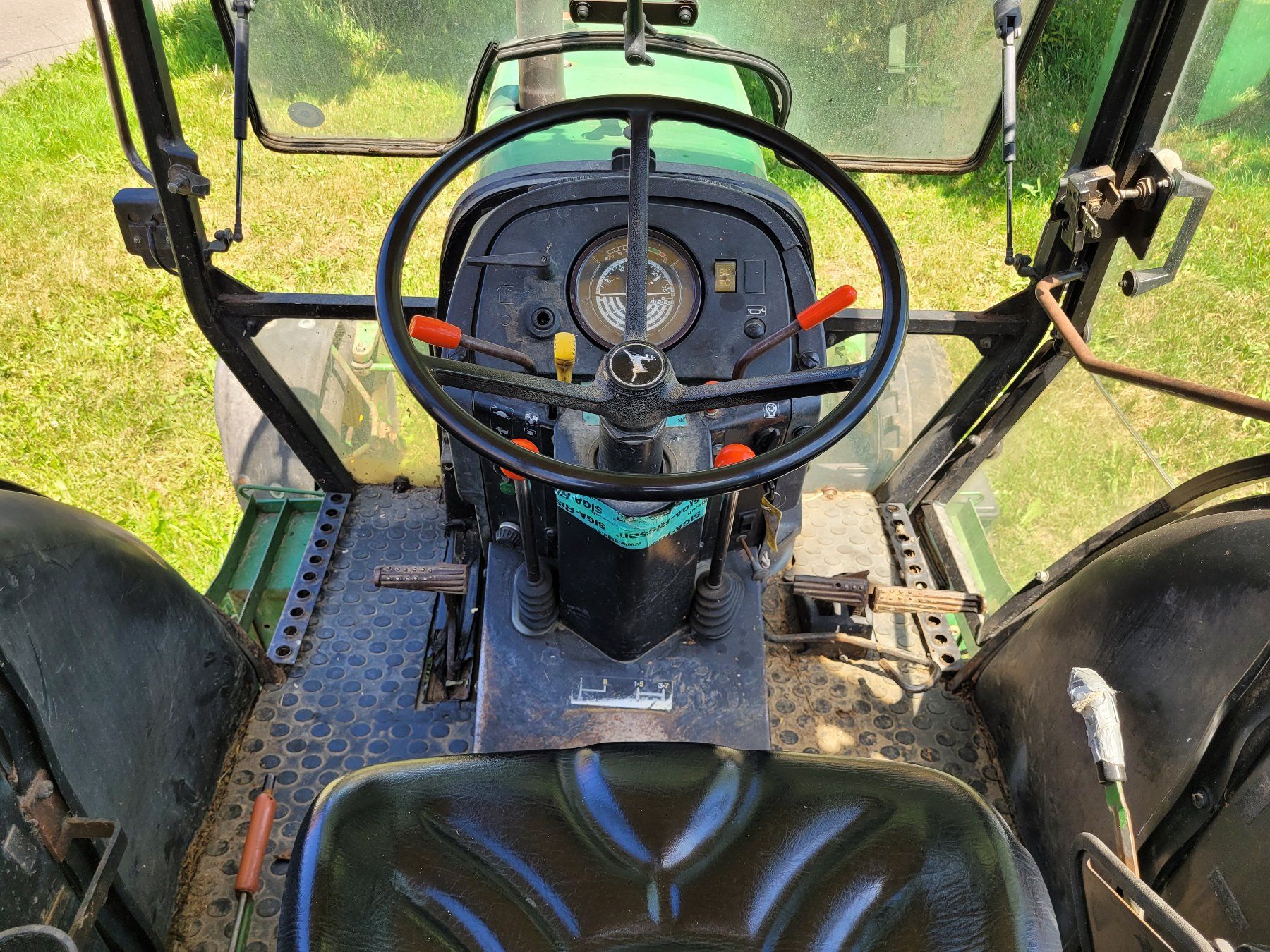 John Deere Tracteurs: Traktor John Deere 1850 – D'occasion à Madiswil par Pergola04 5