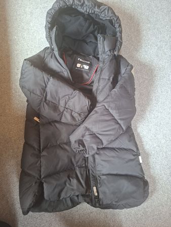 Reima Daunenjacke schwarz Gr. 128 gut erhalten