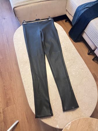 Akris Stretch  Hose 100% Lammnappa 2090.-