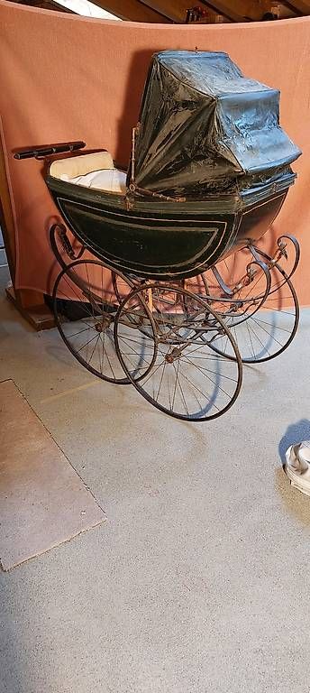 Carrozzine per bambole: Kinderwagen mit Puppen, antik – Usato da Horw venduto da Zentral50 3