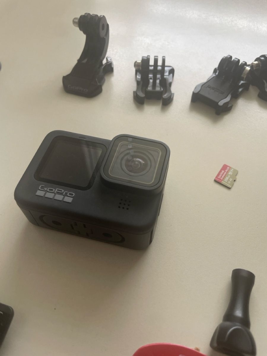 Gopro Action Cam: GoPro 9 + accessories  – Usato da Uvrier venduto da SzyK47 1