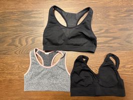 3 Sport BHs / Bustiers, Gr. 146/152, Top Zustand