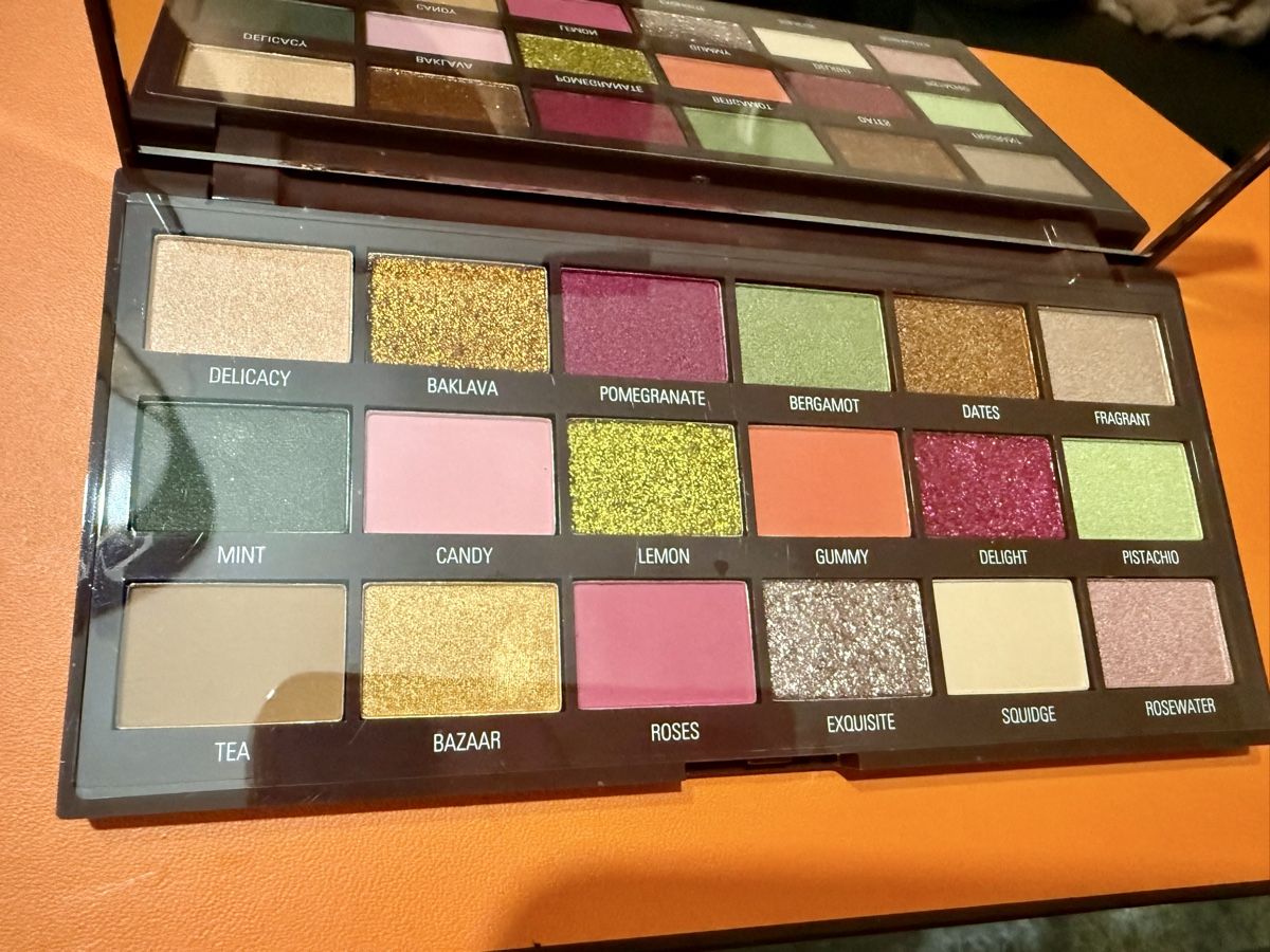 Make-up: Palette révolution pink neuve  – Nuovo e nell'imballaggio originale da Lausanne venduto da Tounitz 1