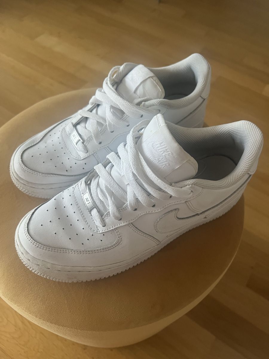 Nike Scarpe da uomo: Nike Air Force 1, Grösse 38.5, weiss – Usato da Sisseln AG venduto da L.A.88 2