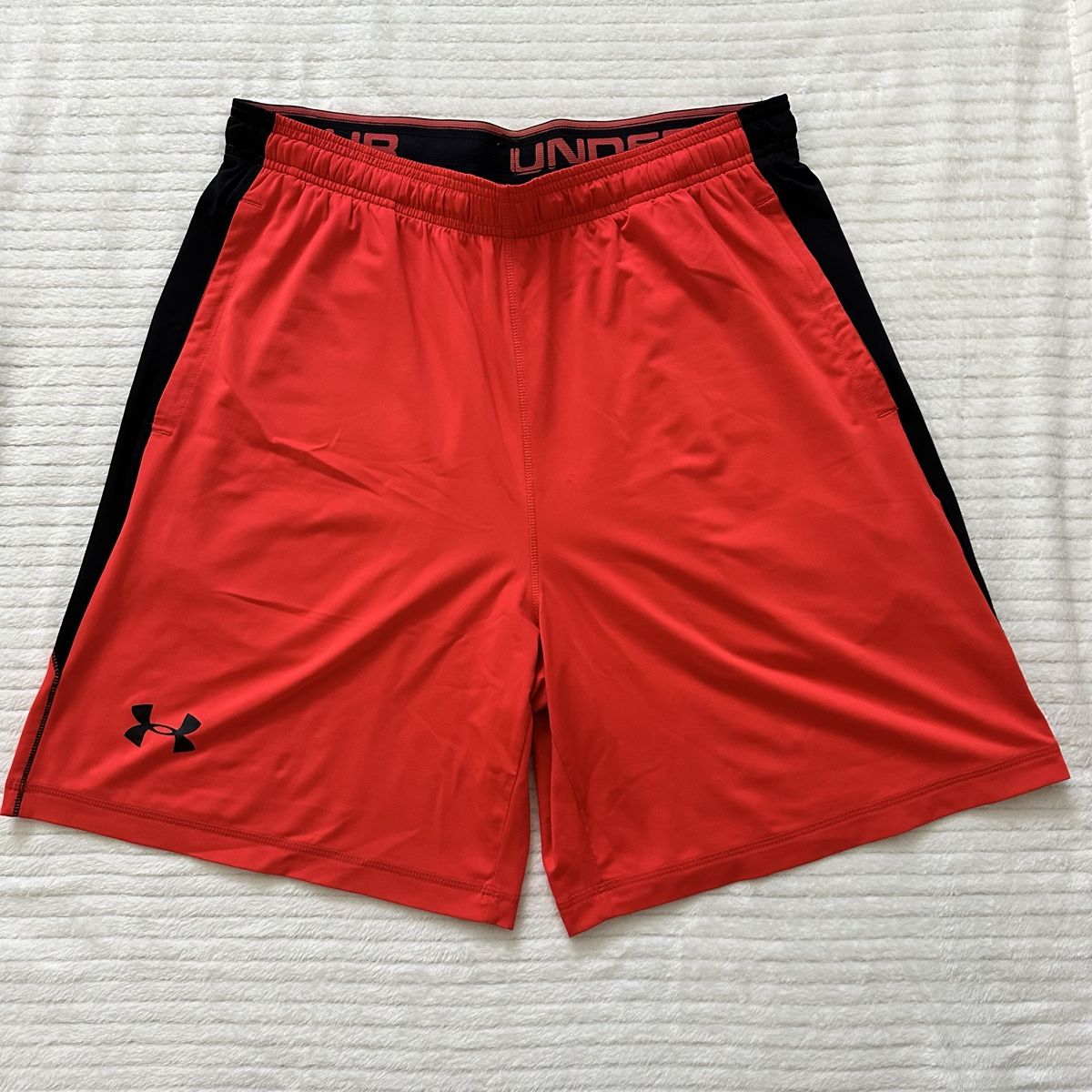 Under Armour Pantaloni: Under Armour Shorts – Usato da Thalwil venduto da baz_vbc9