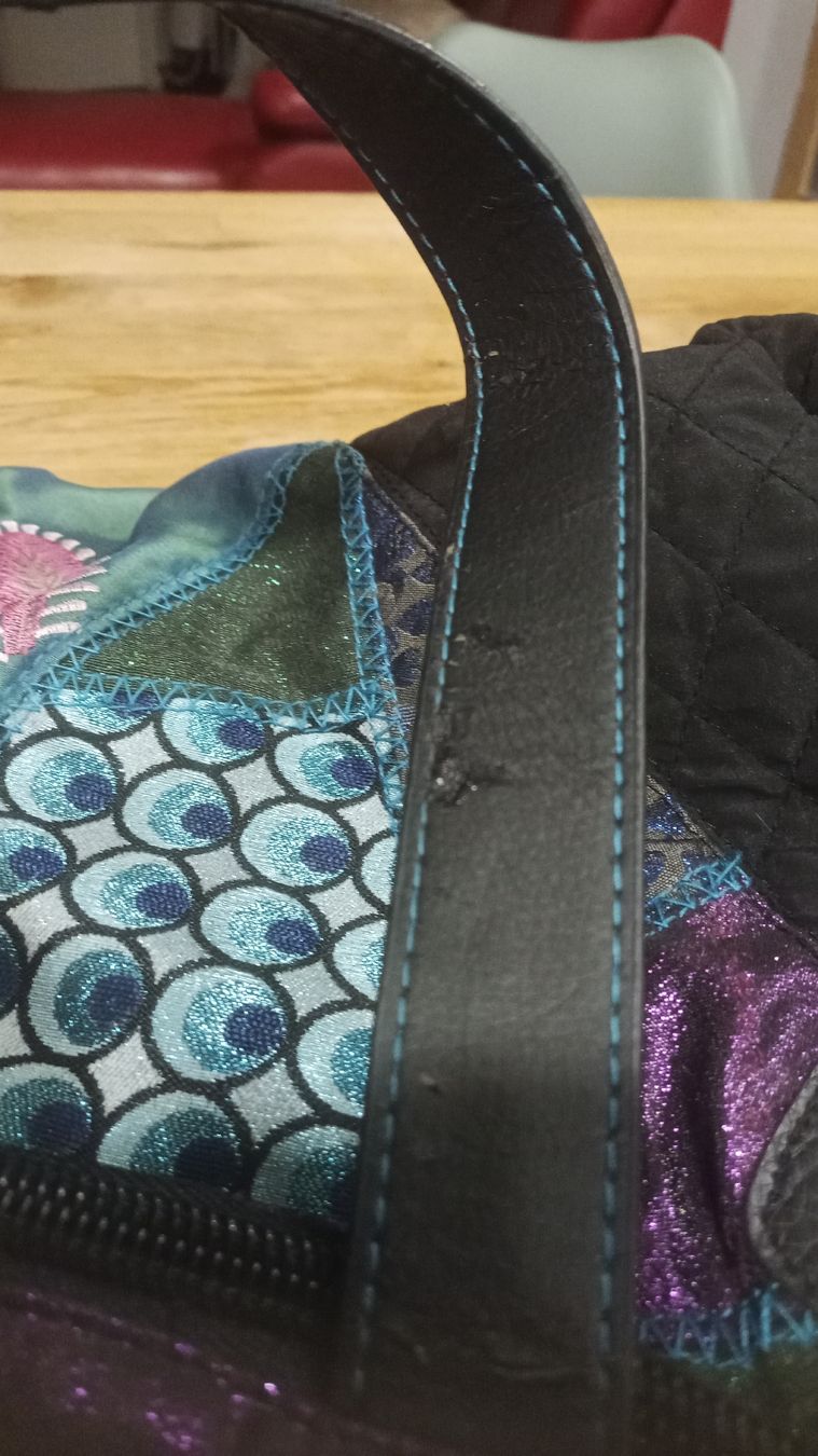 Desigual Borse da donna: originelle Handtasche Desigual aus Stoff – Usato da Hinterforst venduto da edelwyss77 7