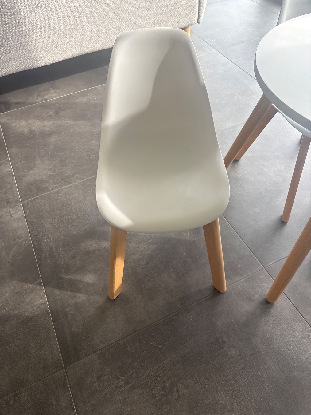 Tischset: Table et 4 chaises enfant – Gebraucht aus Eclépens von Happymom 1