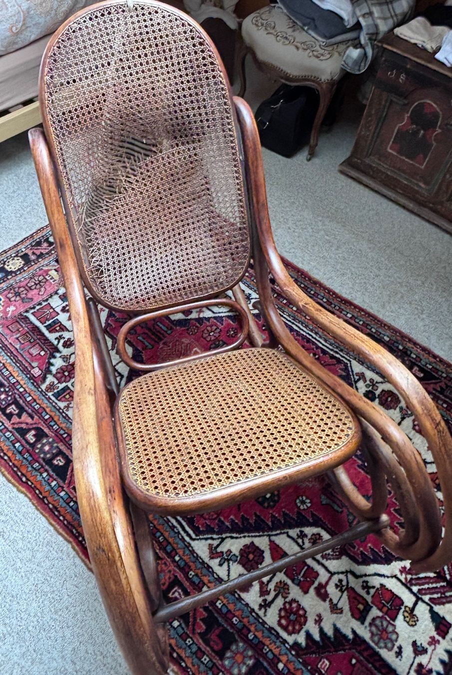 Sedie: Antiker Schaukelstuhl Thonet-Stil – Difettoso da Binningen venduto da Padme 1