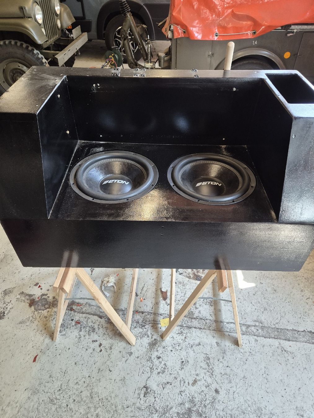 Haut-parleurs: Eton Subwoofer mit Gehaeuse, – D'occasion à Madiswil par flu_5ly2